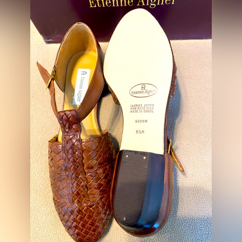 Etienne Aigner sandal with closed toe